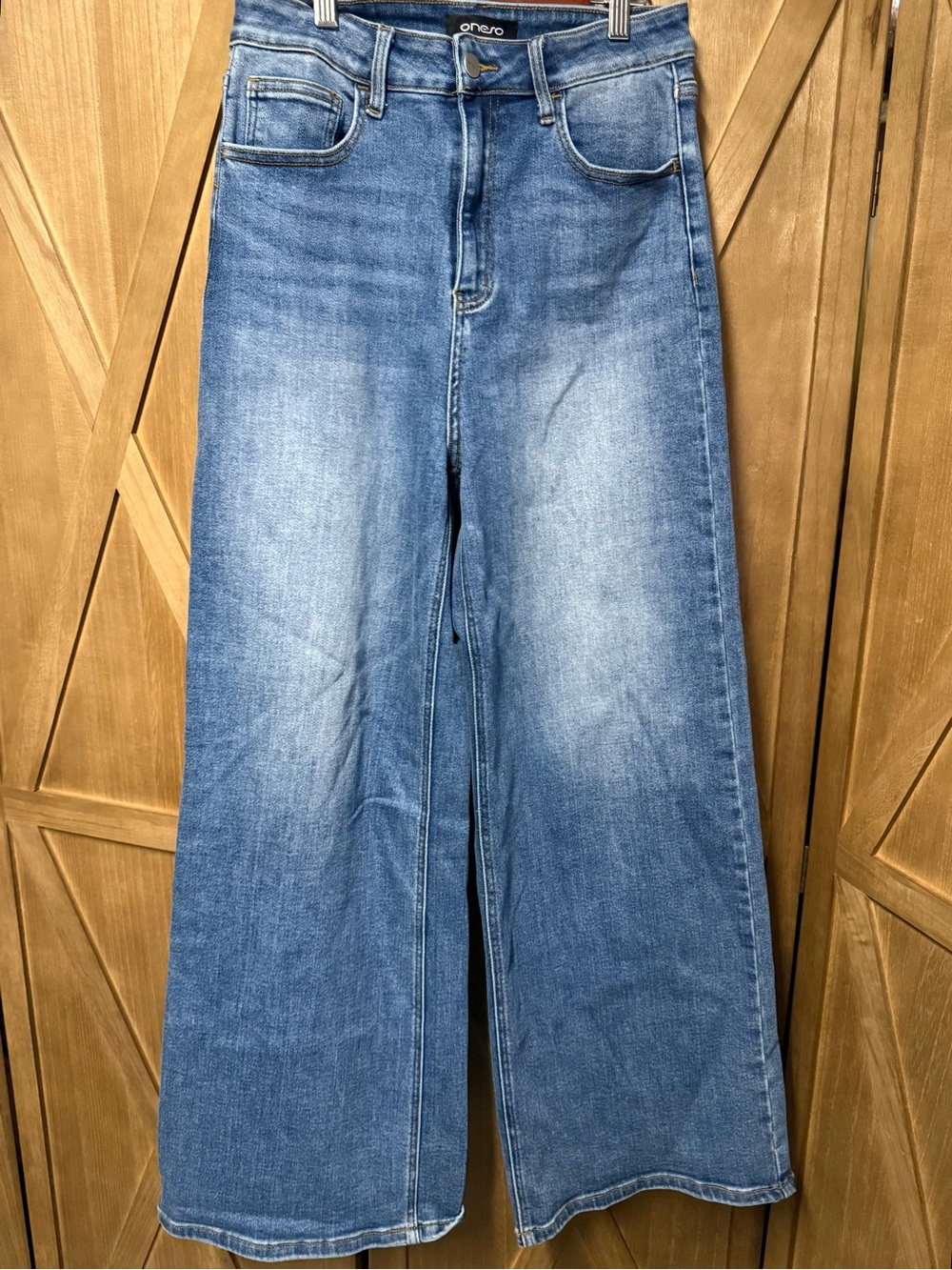Onesa High-Rise Wide Leg Jeans in Medium Blue Wash EUC